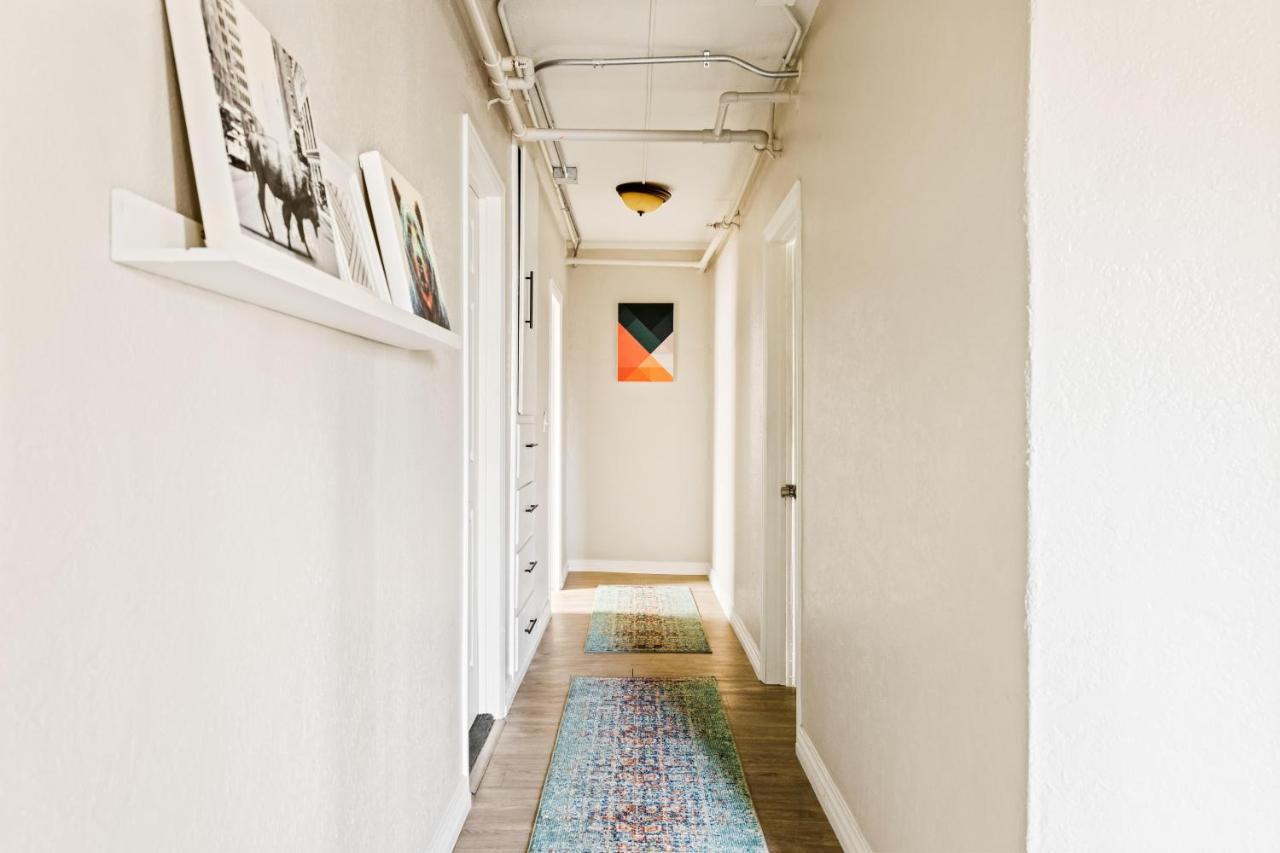 Stylish City Retreat - King Beds - Walk To Sloans Lake Denver Bagian luar foto
